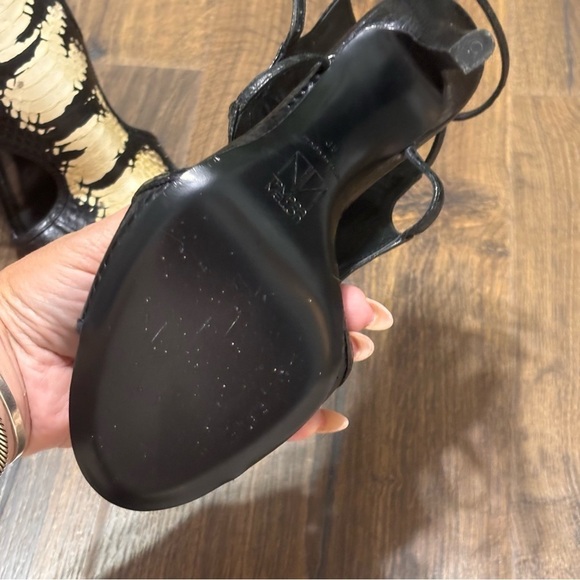 Tamara Mellon
Water Snake Cutout Accent Gladiator Sandals size 8 - Picture 11 of 15